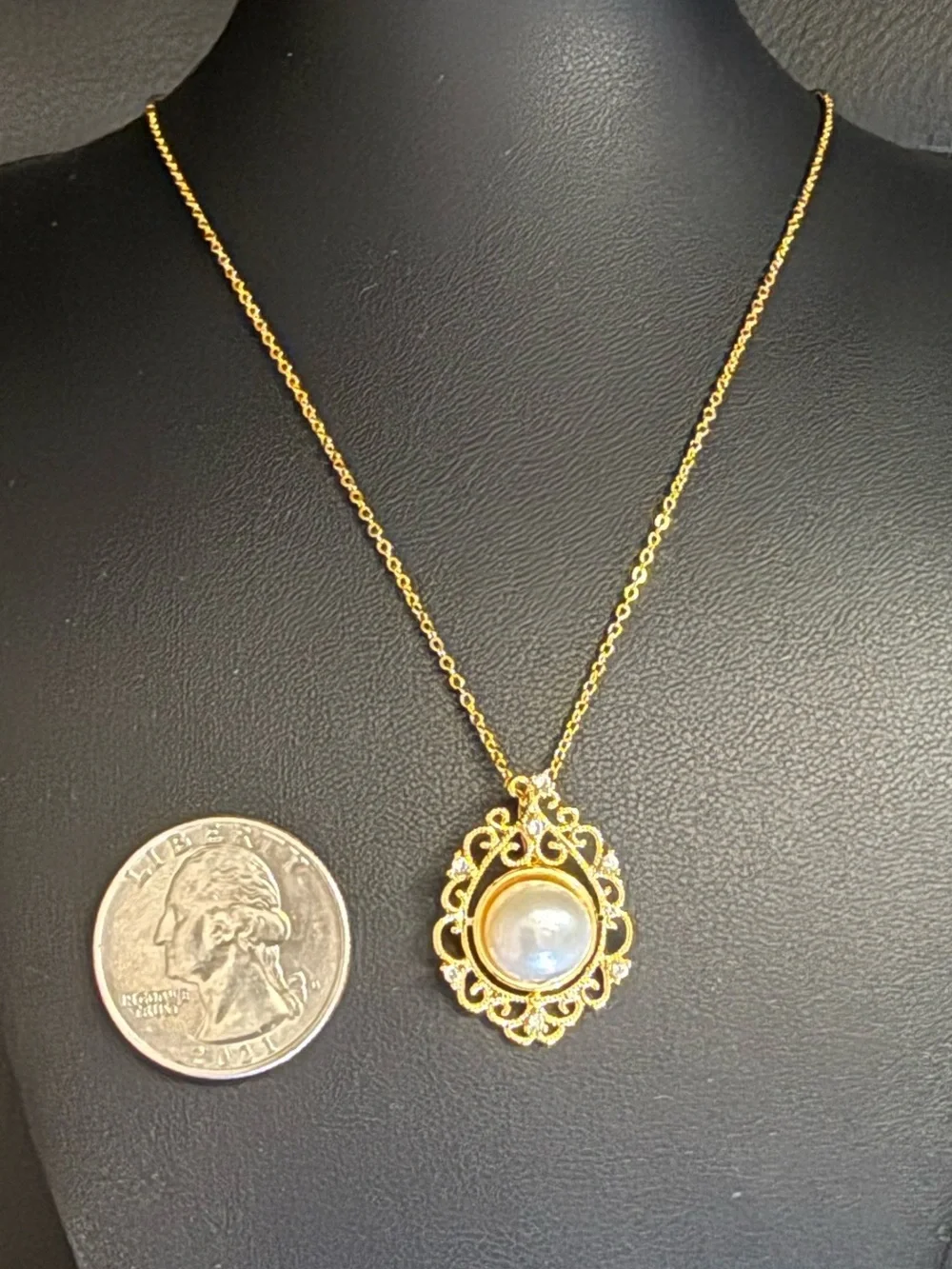 Authentic Freshwater Pearl Filigree Pendant Gold Necklace